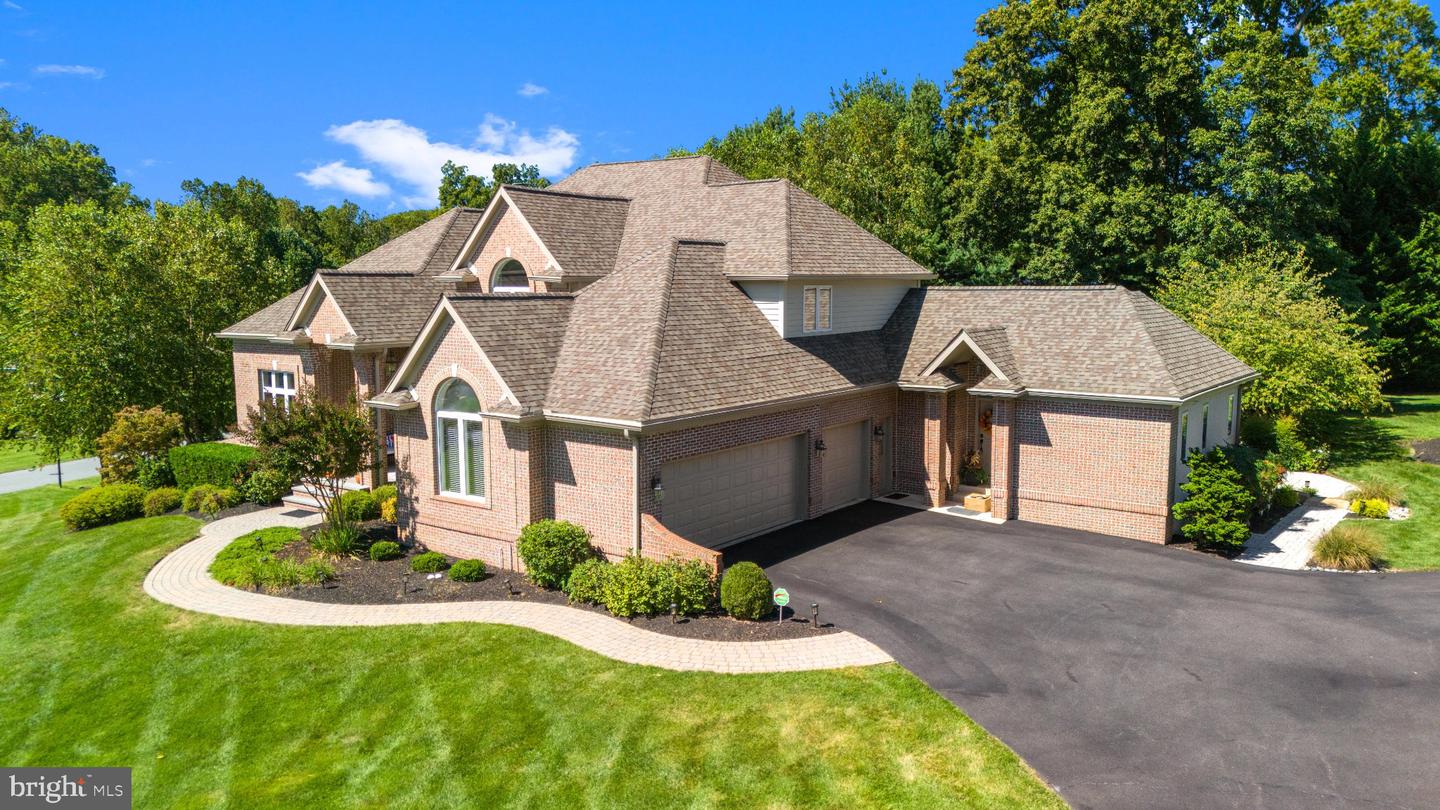 7 Lakewood Circle — photo