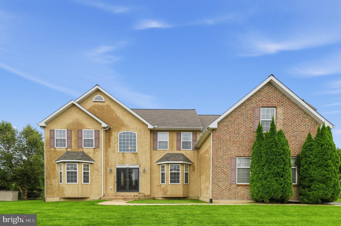 111 Amberwood Dr — photo