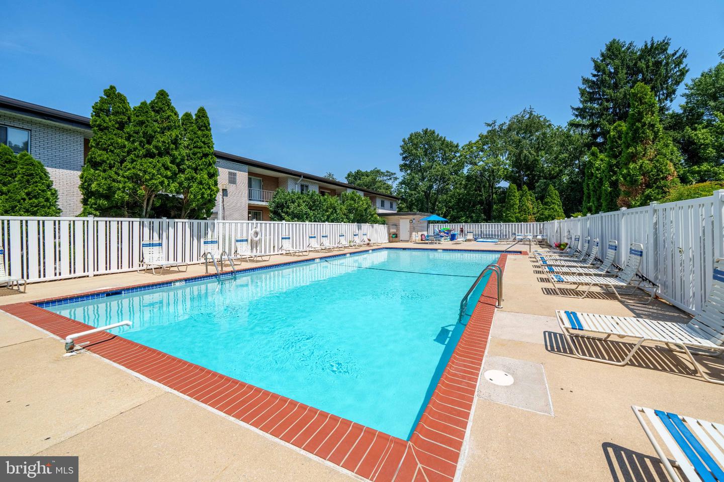 7-Unit Rockford Rd #F1 — photo