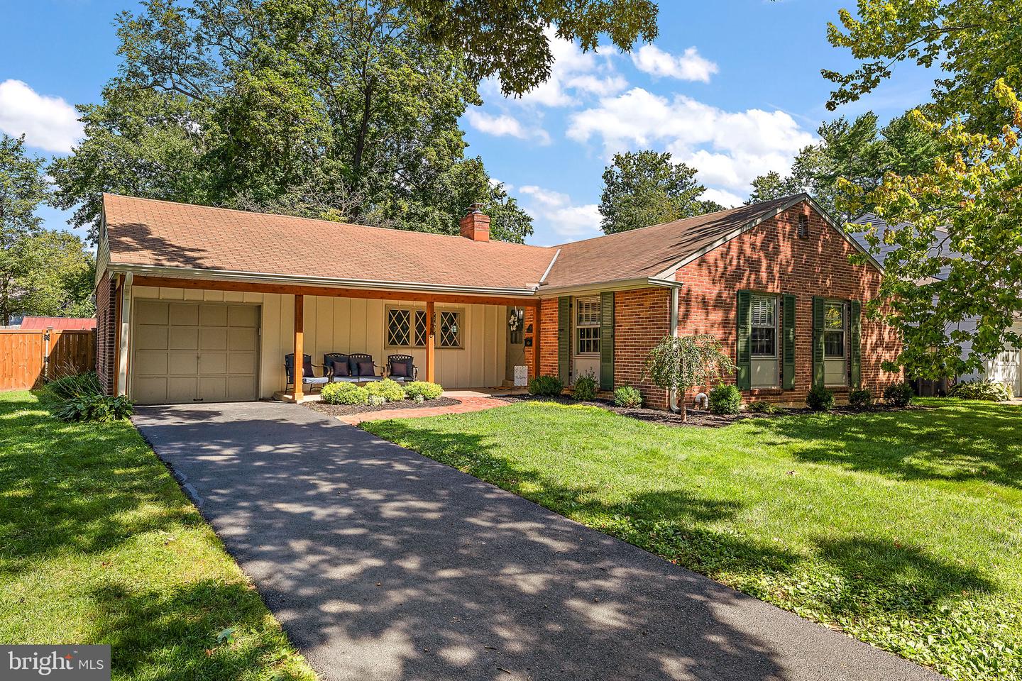 120 Dickinson Ln — photo