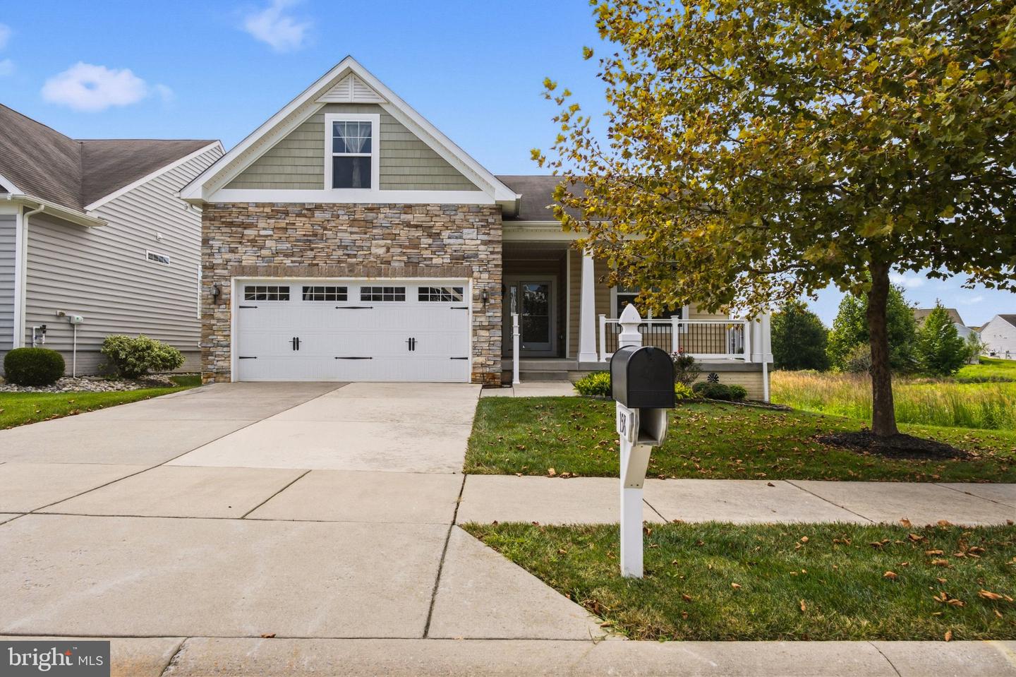 158 Silver Maple Rd — photo