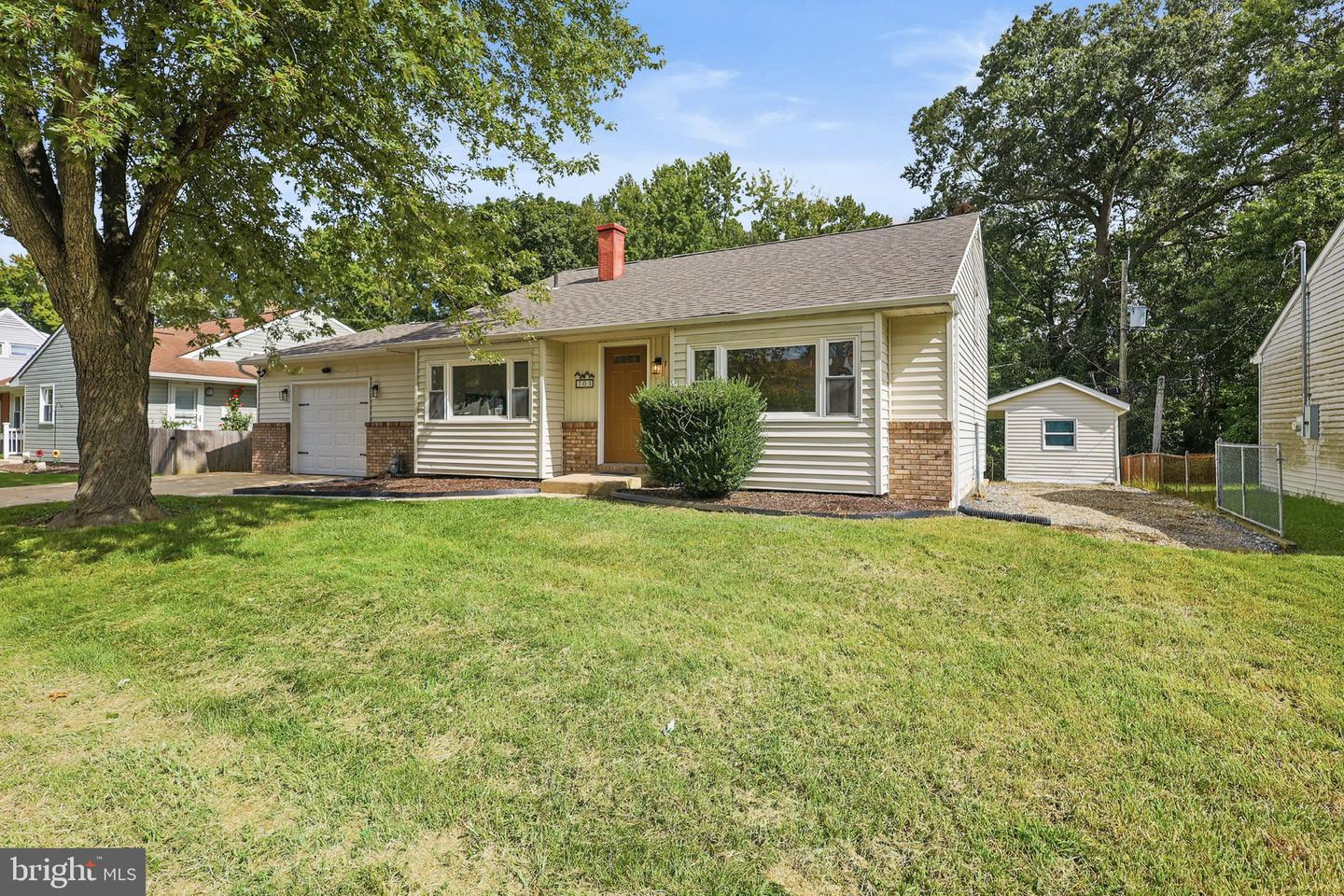 703 Shue Dr — photo