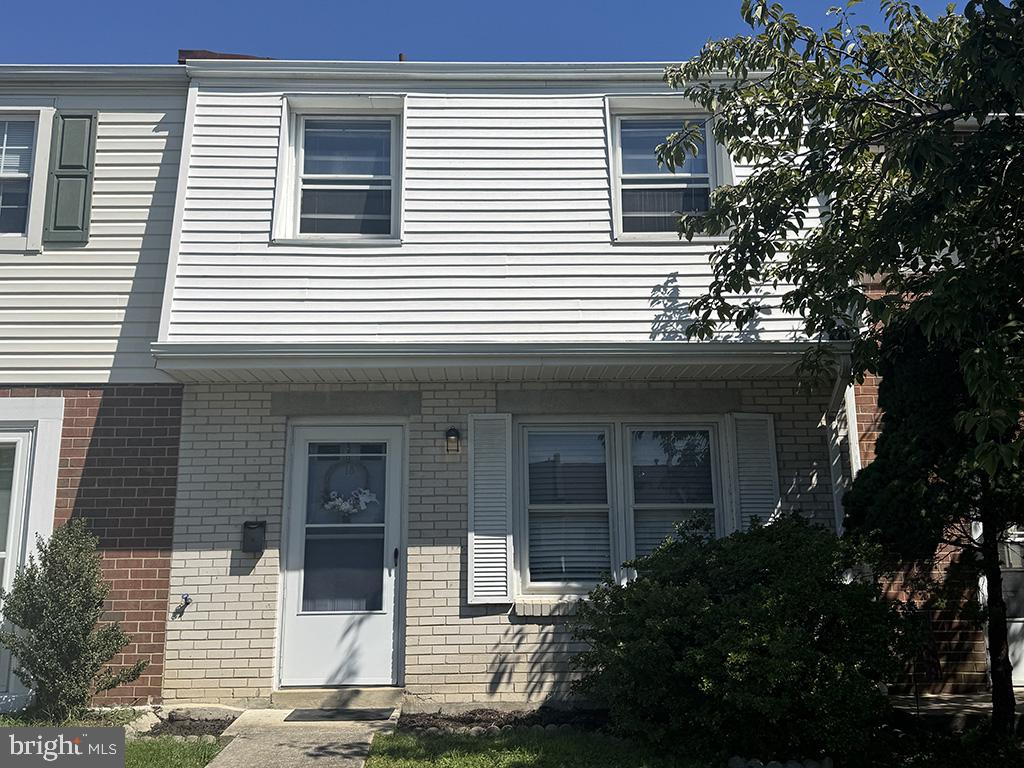18 Patrick Henry Ct — photo