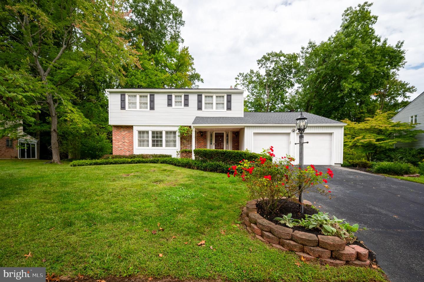 2409 Sweetbriar Rd — photo