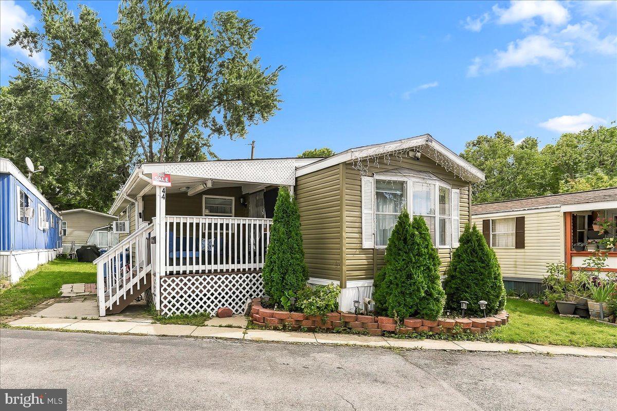 44 Iowa Rd #a111 — photo