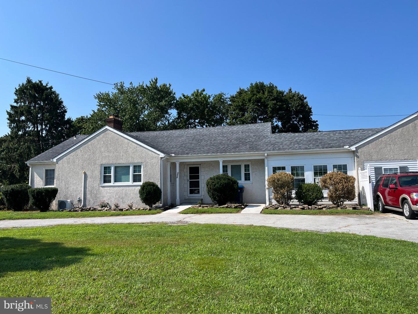 6010 Summit Bridge Rd — photo