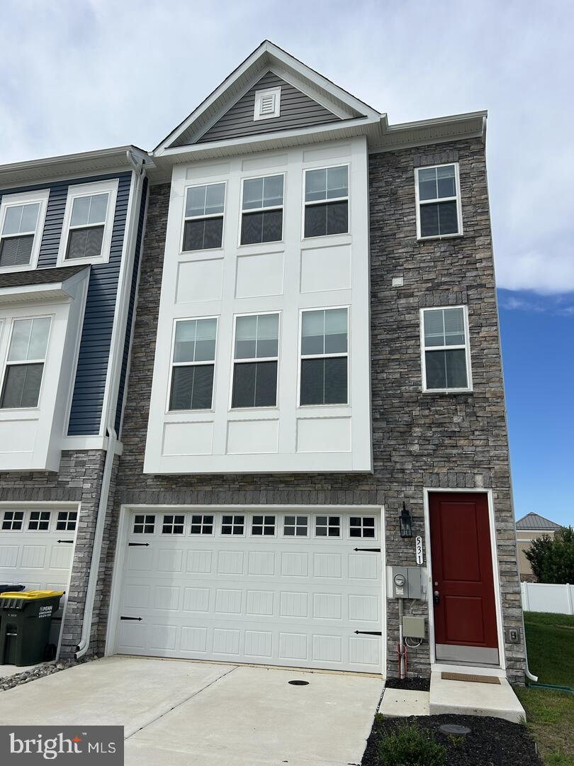 531 Rosemary Cir — photo