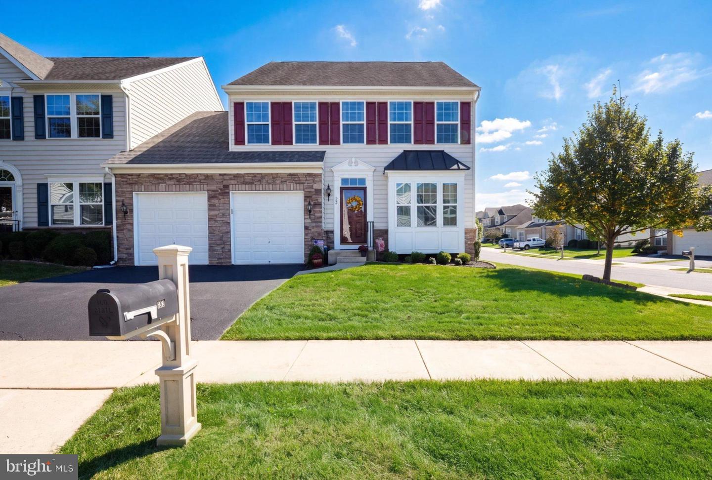 33 Vaughn Ln — photo