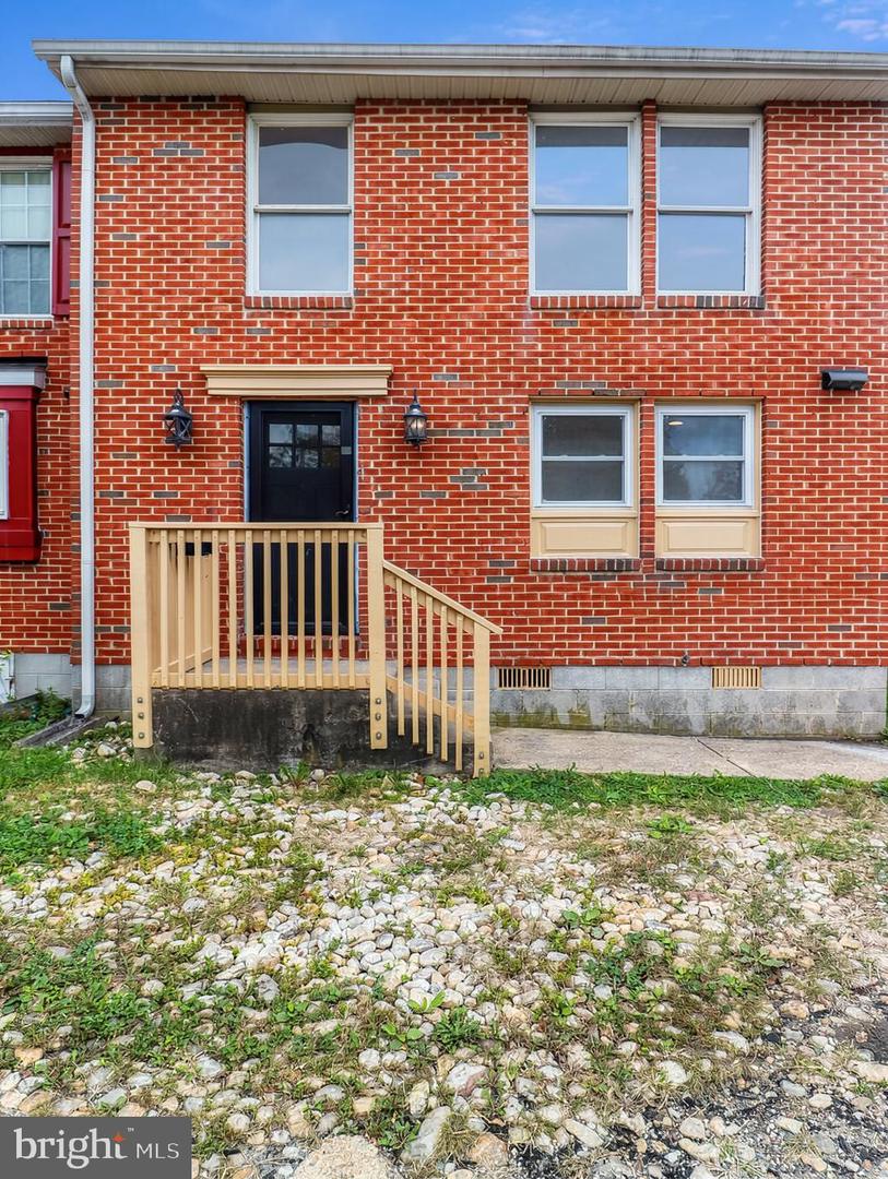 12 Kings Grant Way — photo