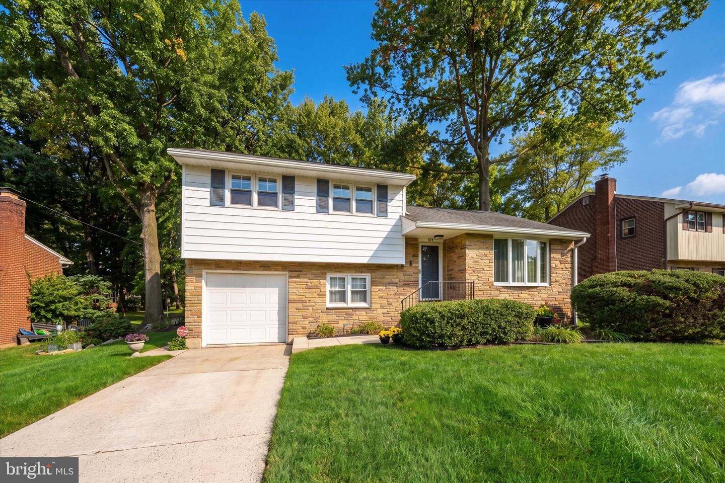 202 Alders Dr — photo