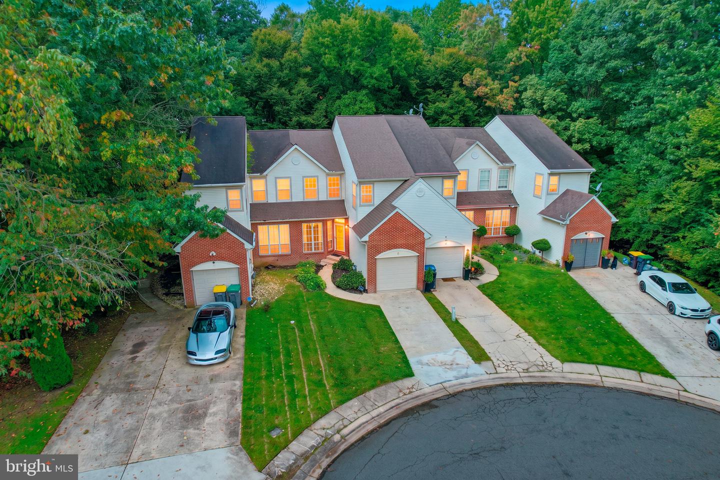 12 Redden Ct — photo