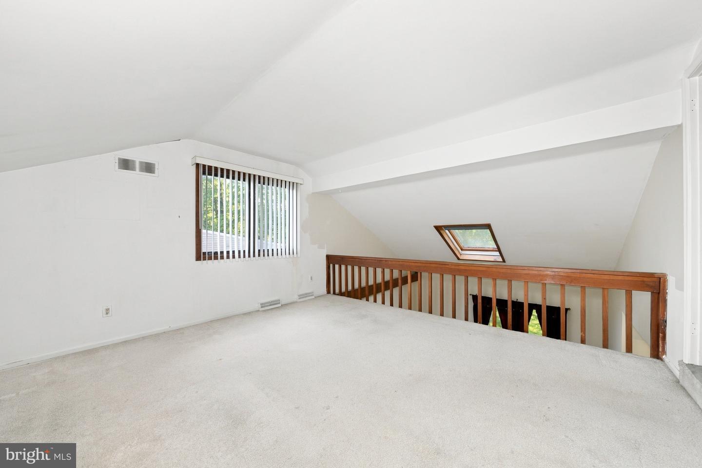 5 Ross Ct — photo