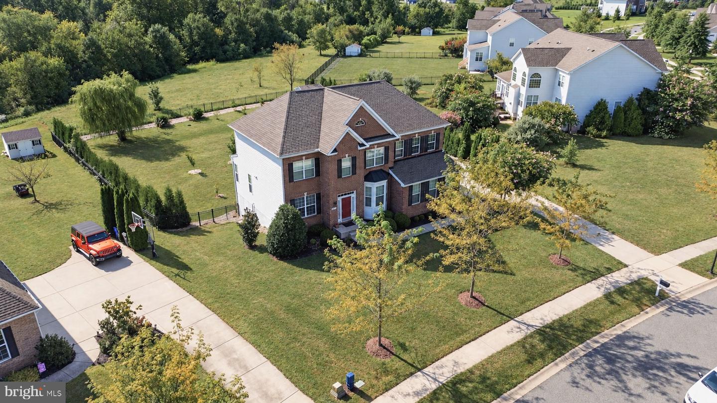 202 Stover Ct — photo