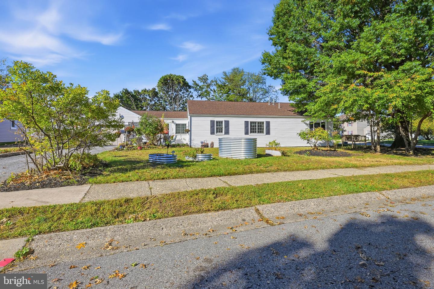 718 Woodsedge Rd — photo