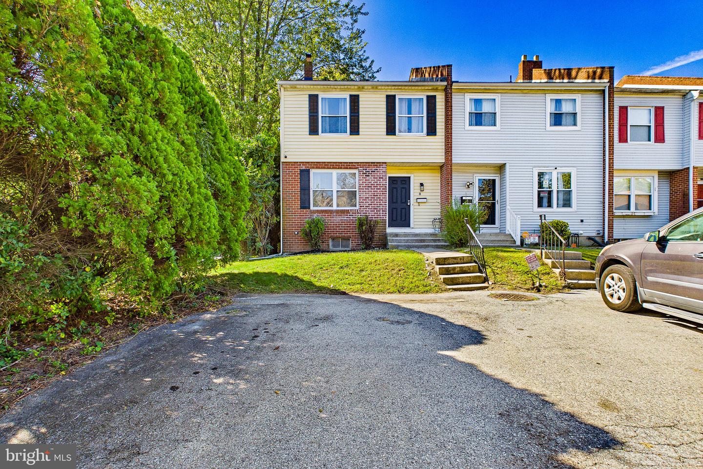 8 Bristol Way — photo