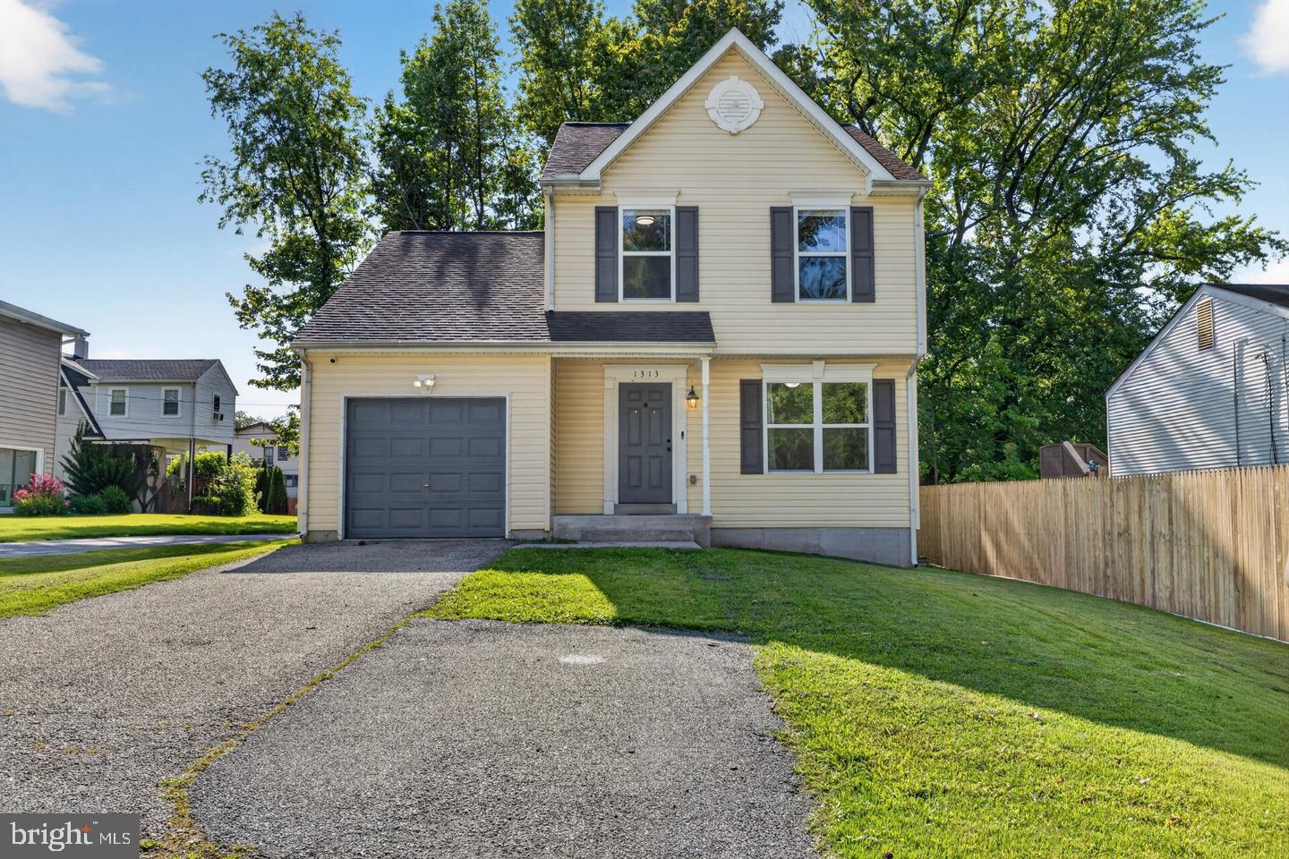 1313 Fairview Ave — photo