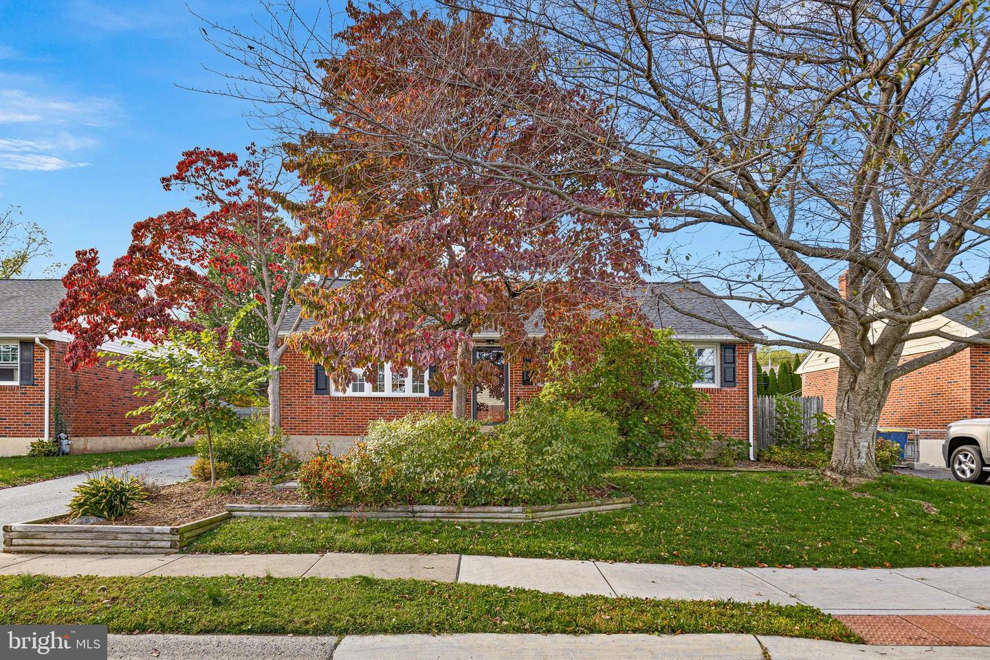 2305 Angel Dr — photo