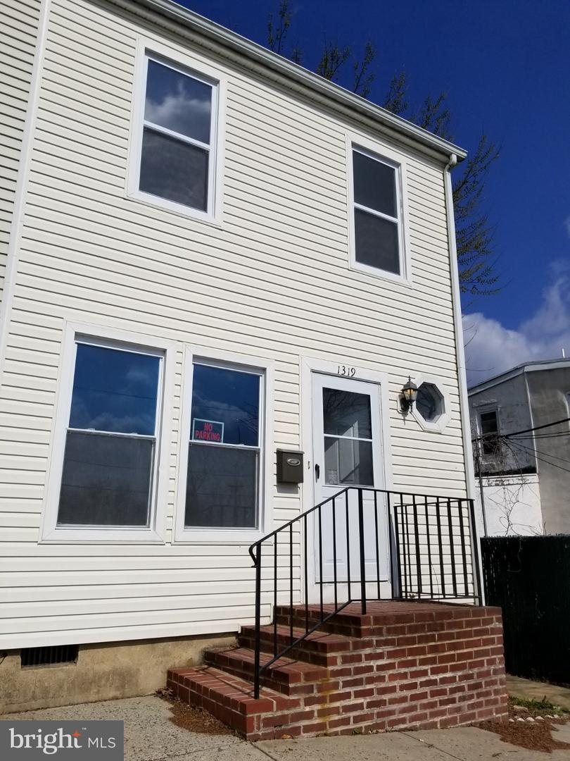 1319 Wilson St — photo