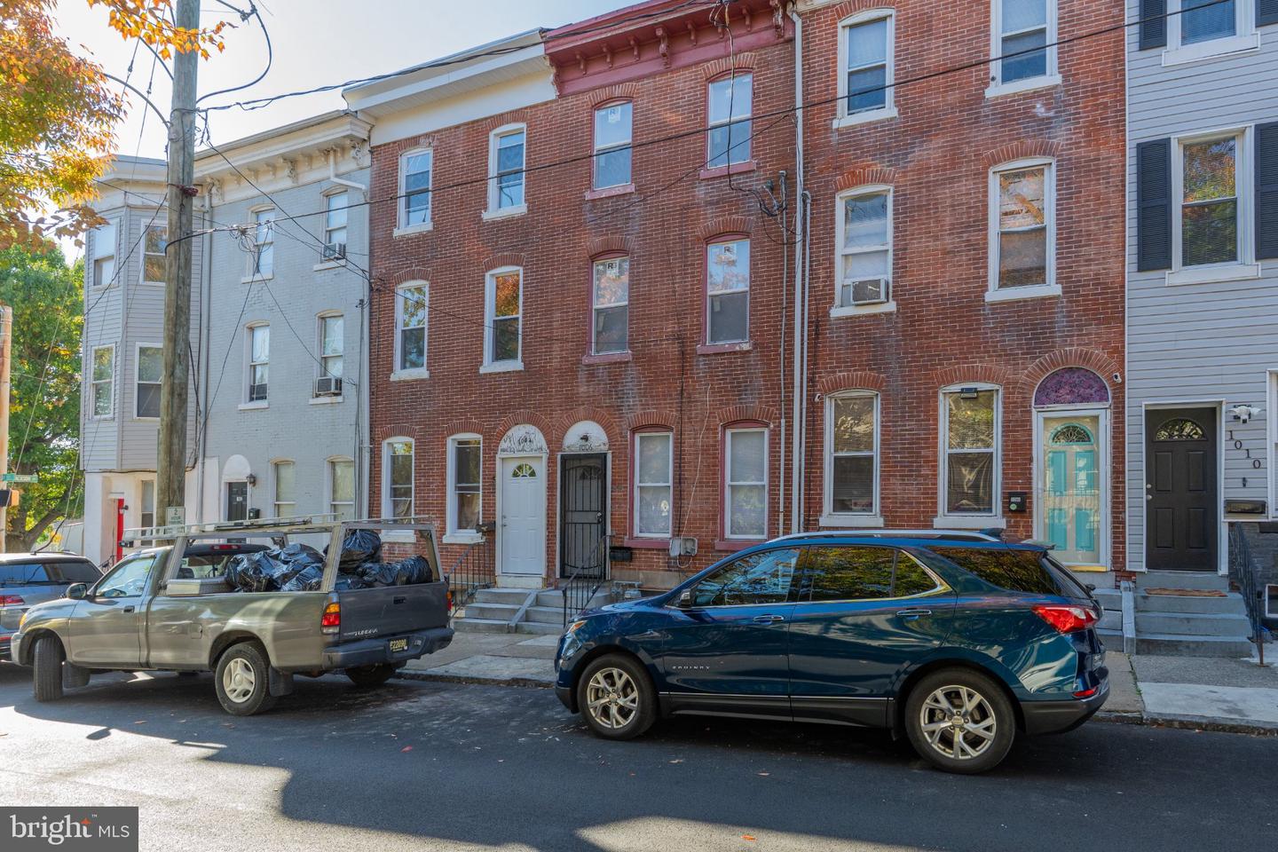 1006 W 3rd St — photo