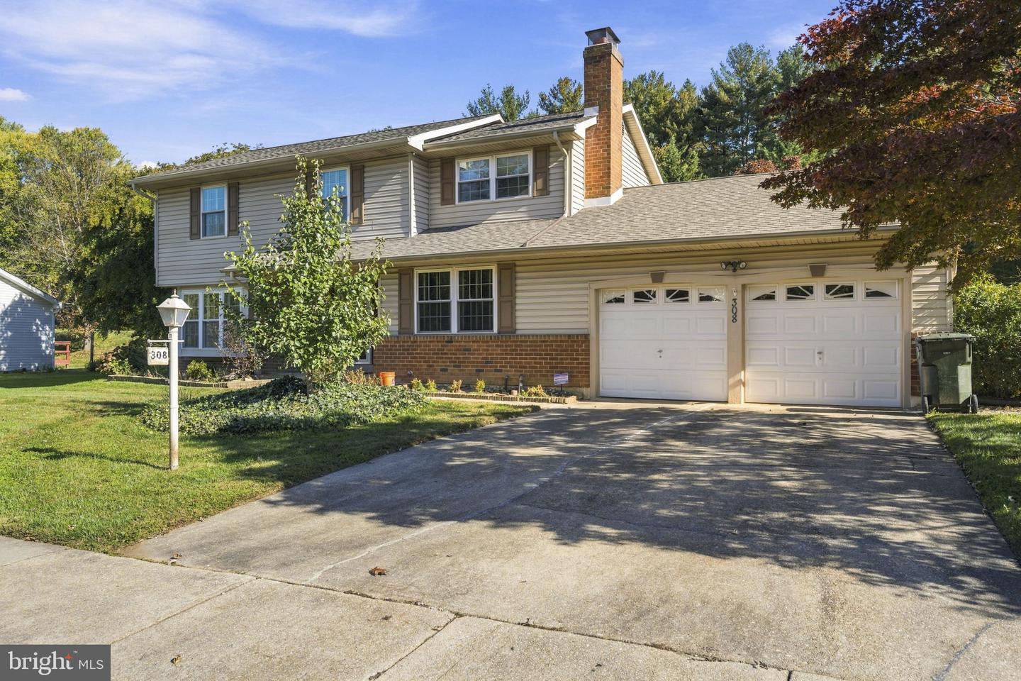 308 Stamford Dr — photo