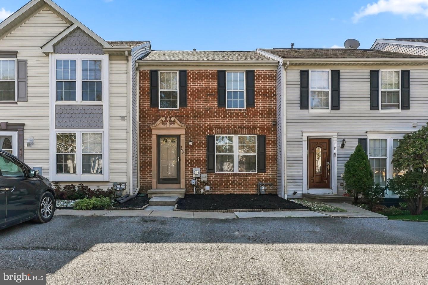 123 Lauren Pl — photo