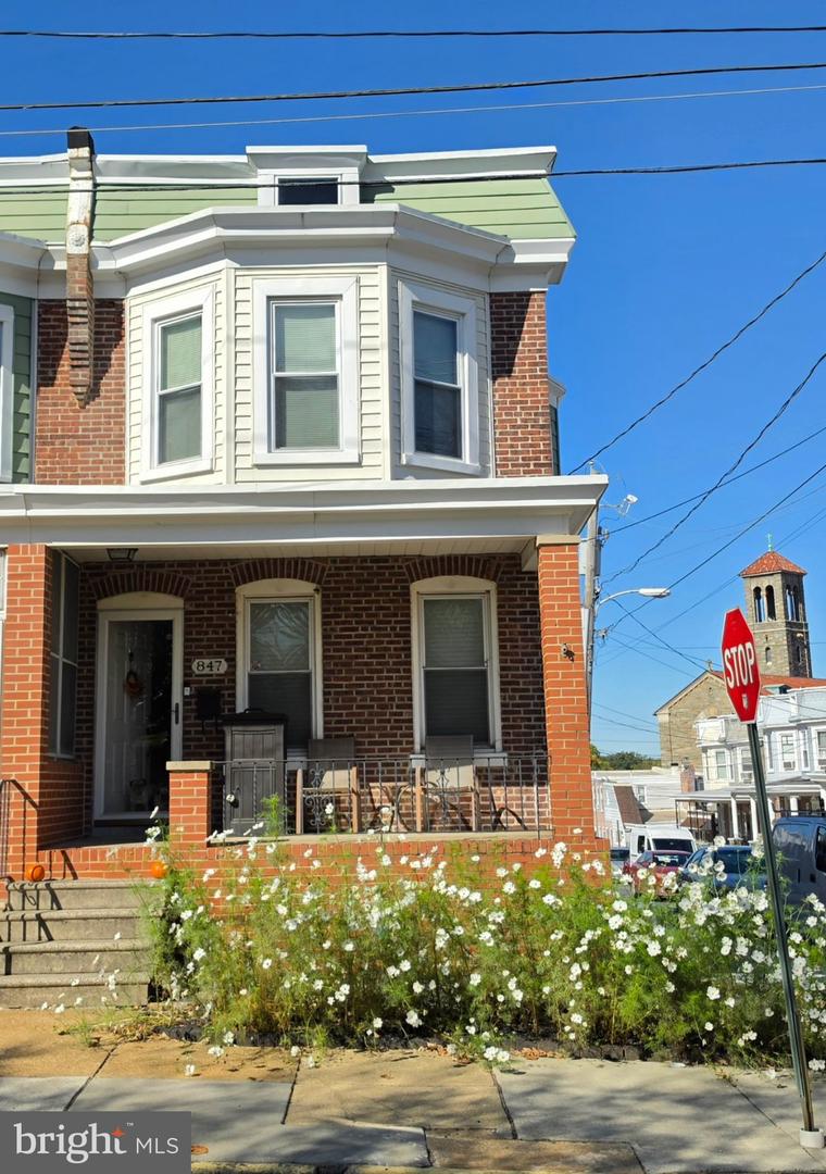 847 N Clayton St — photo