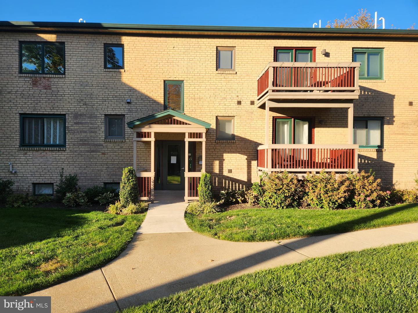 7505 Pleasant Ct #7505 — photo
