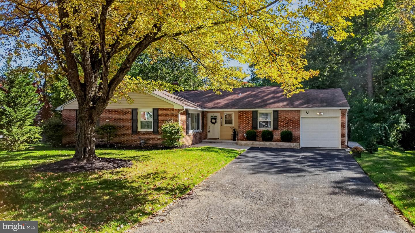 6 Lori Ln — photo