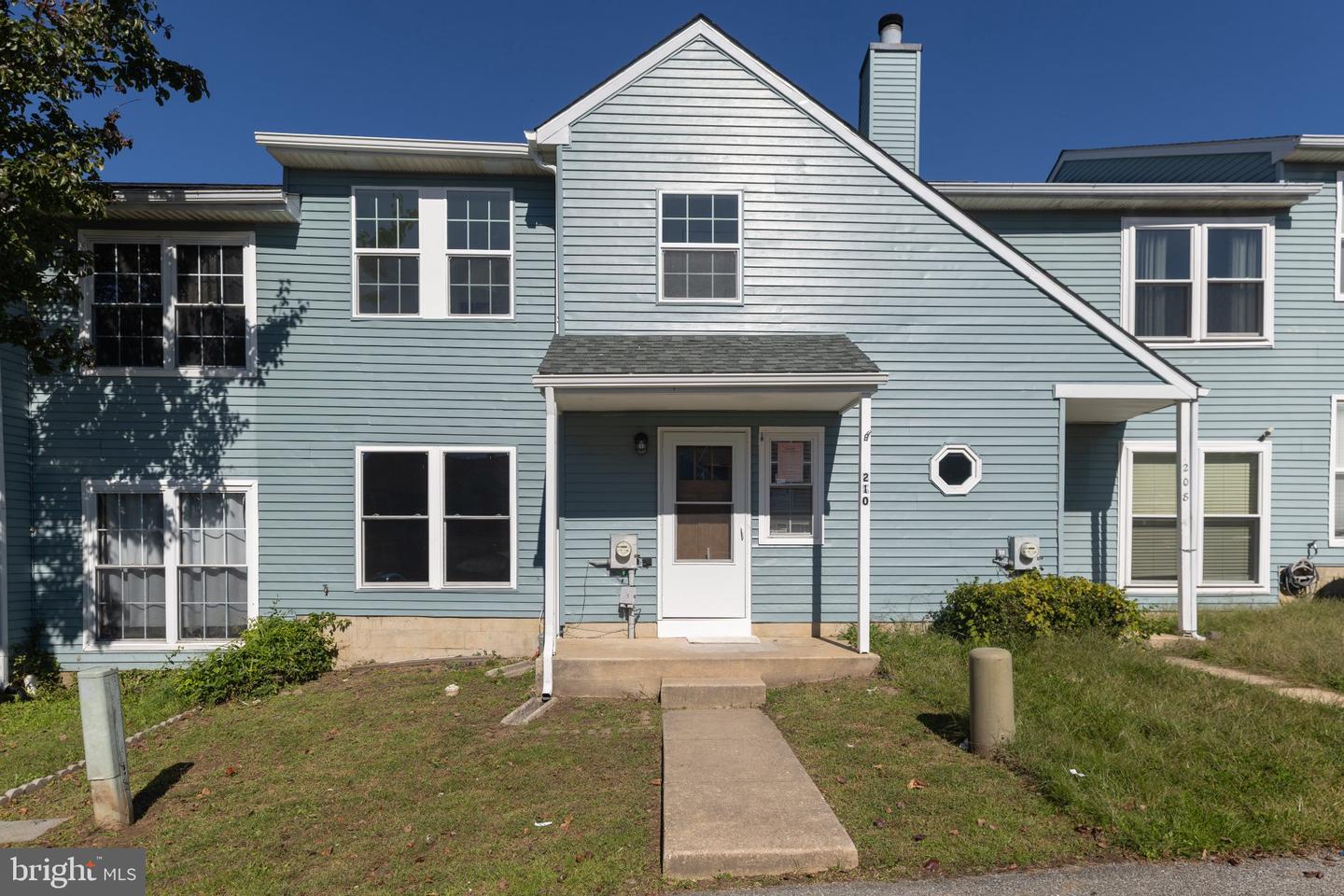 210 White Plains Ct — photo