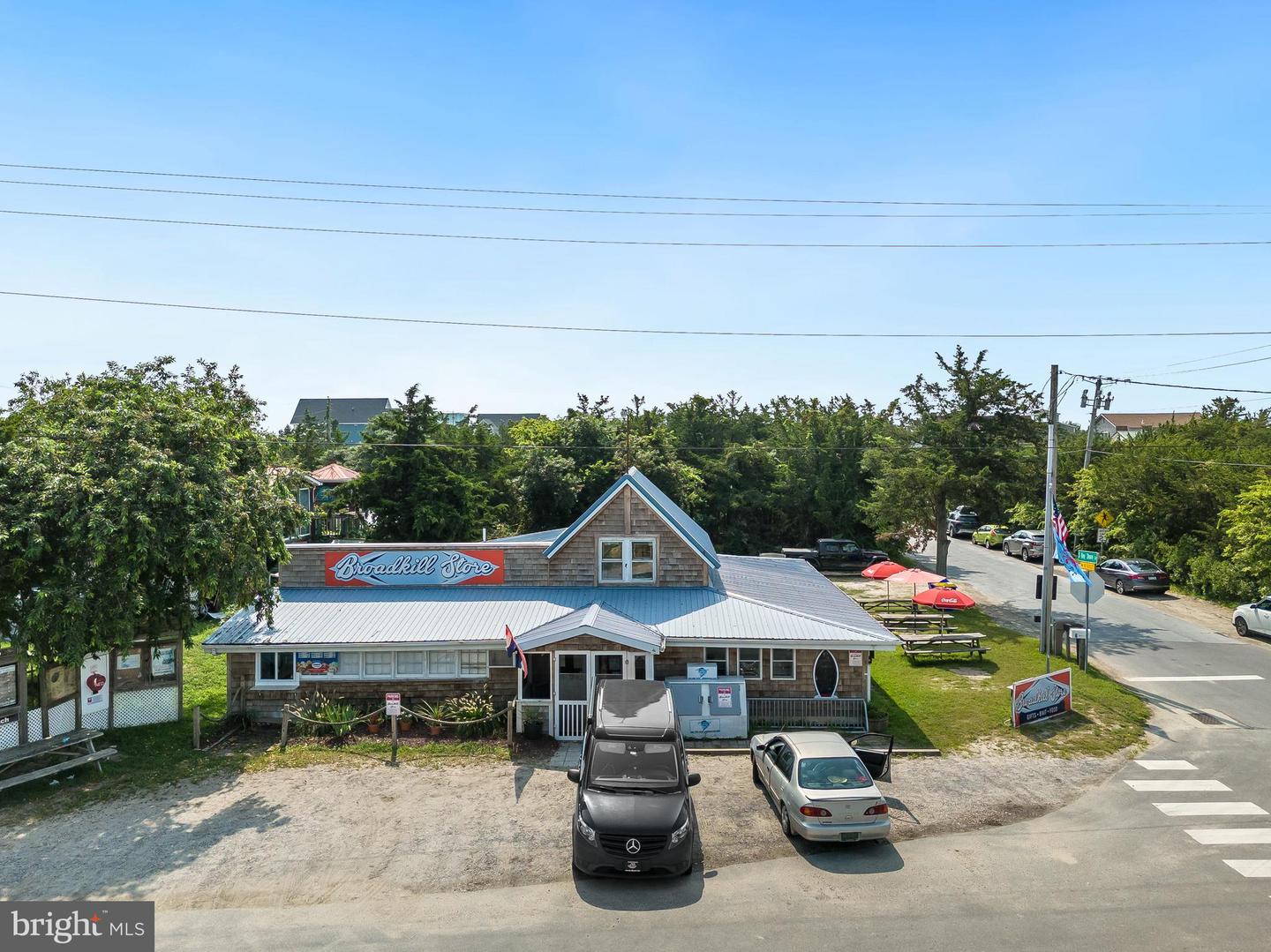 2 S Bay Shore Dr — photo