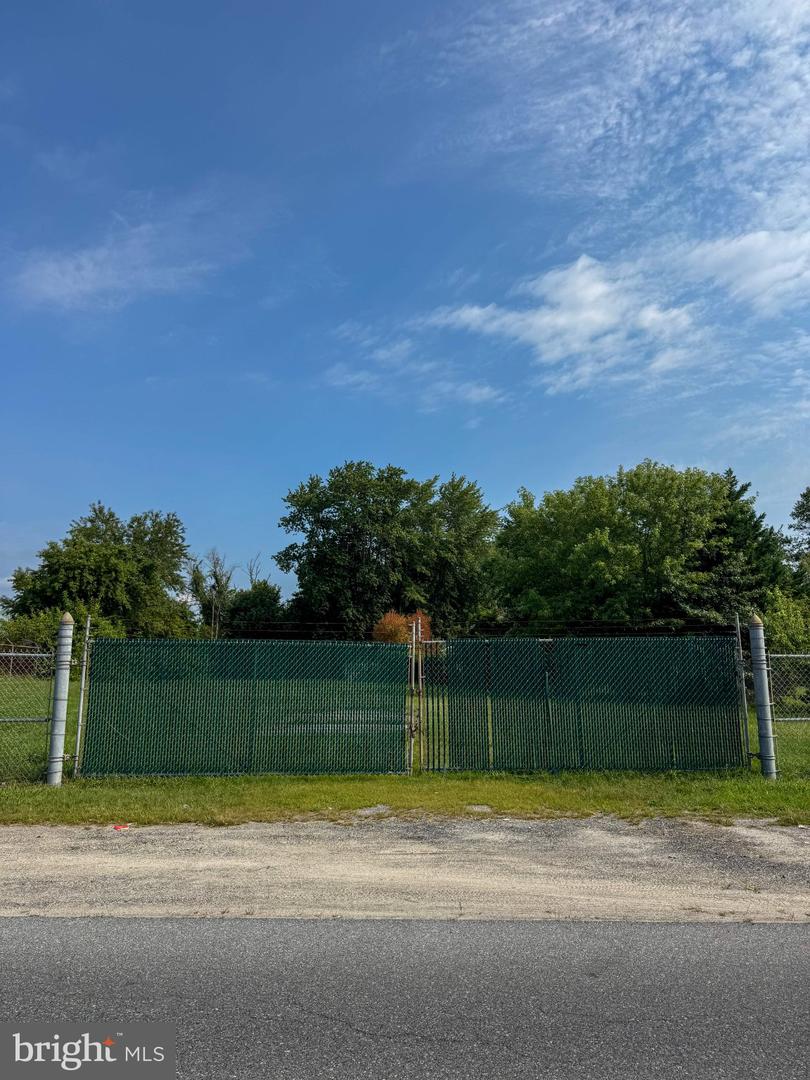309 S Railroad Ave — photo