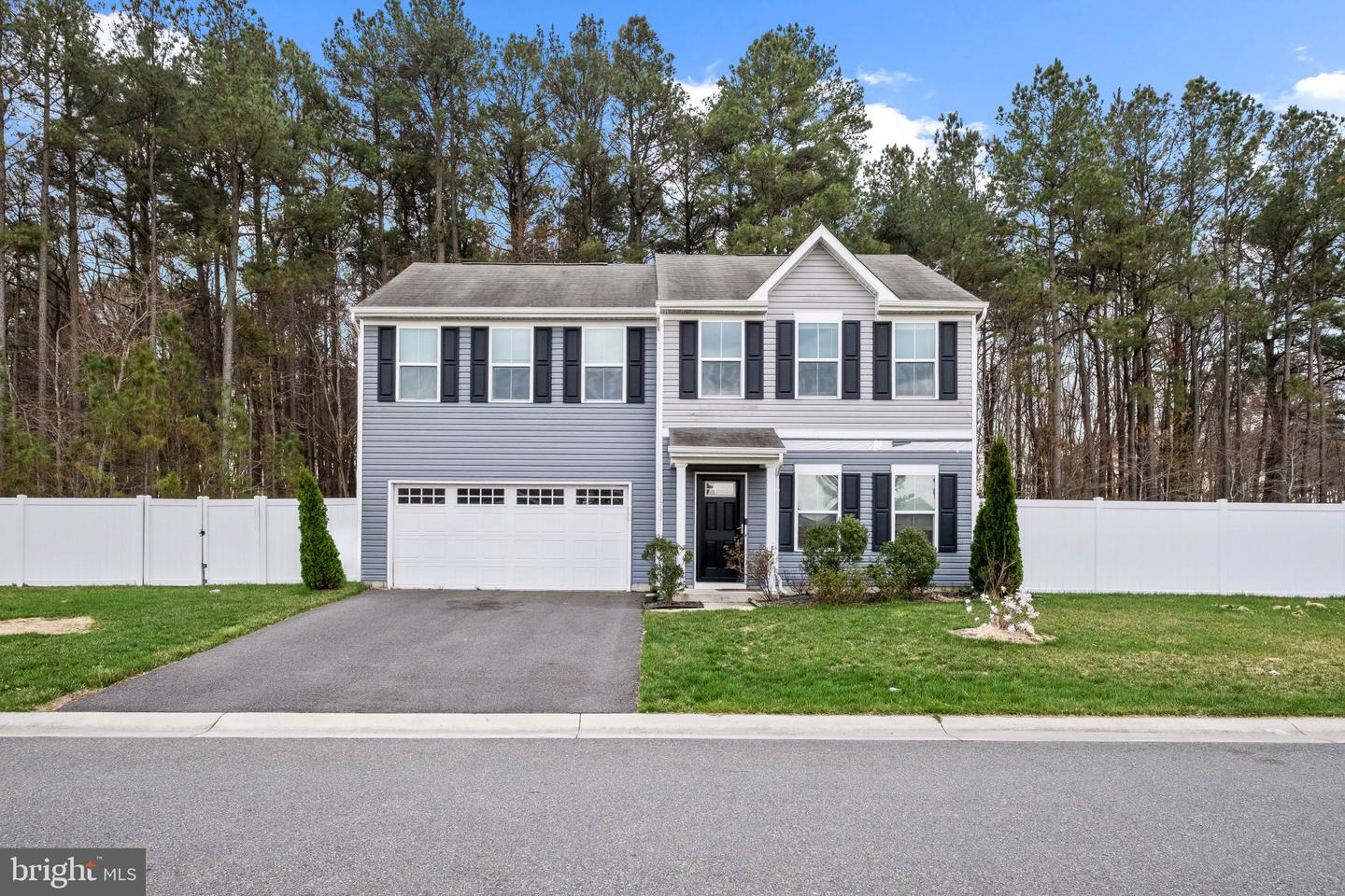11735 Buckingham Dr — photo