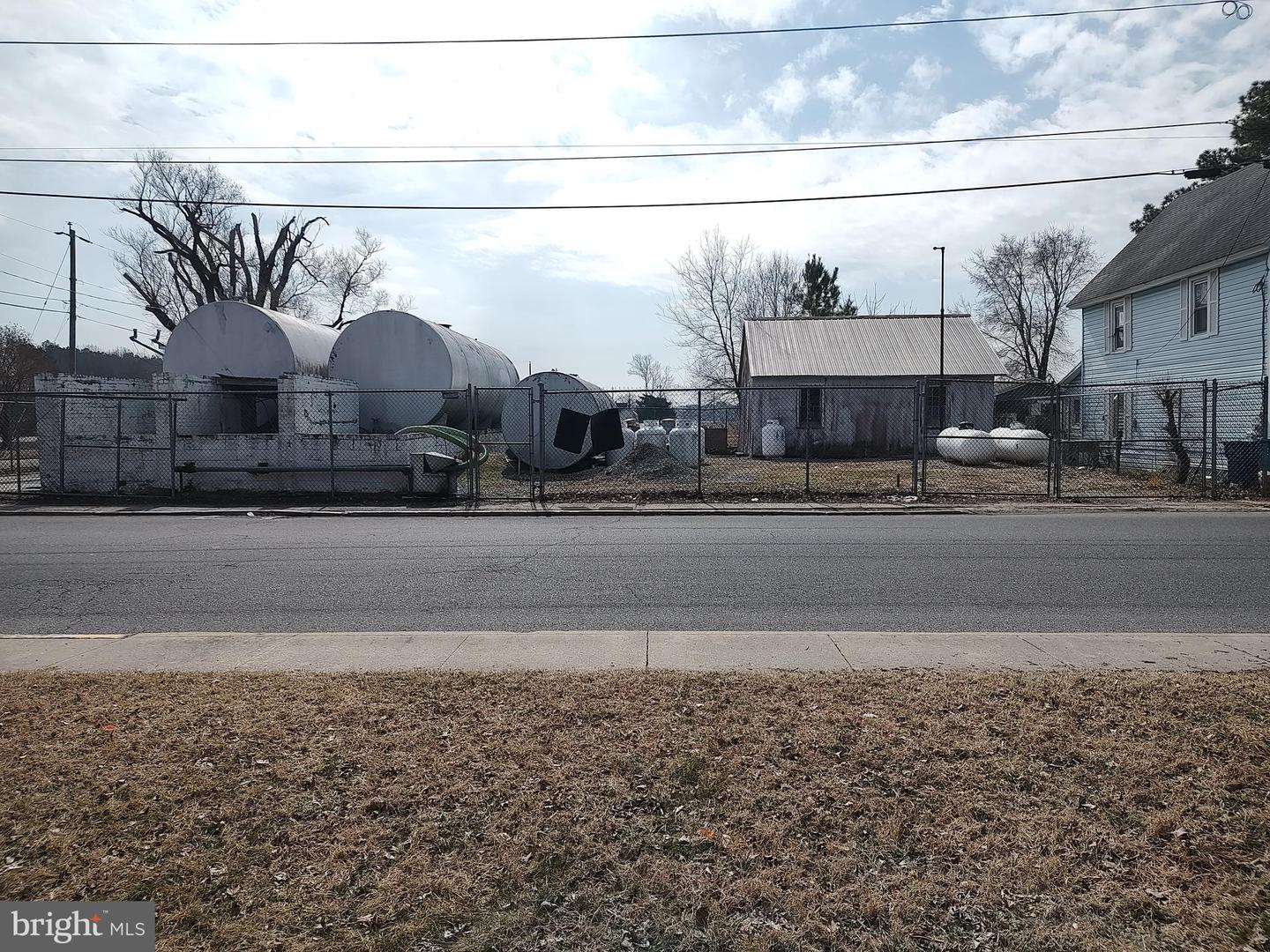 Corner Of 10 Th Street & Wolfe Street — photo