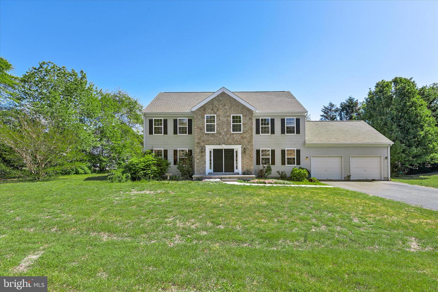 305 Baywinds Ct — photo