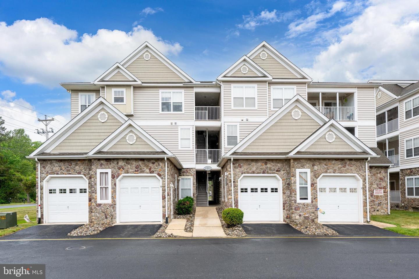 4502 Summer Brook Way #H — photo
