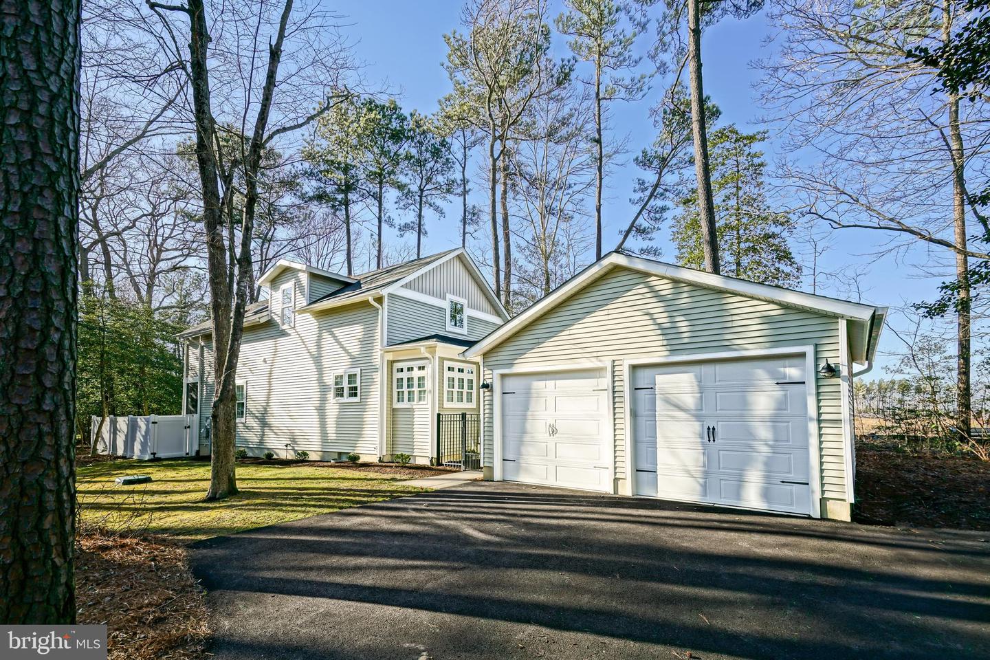 35 Aintree Dr — photo