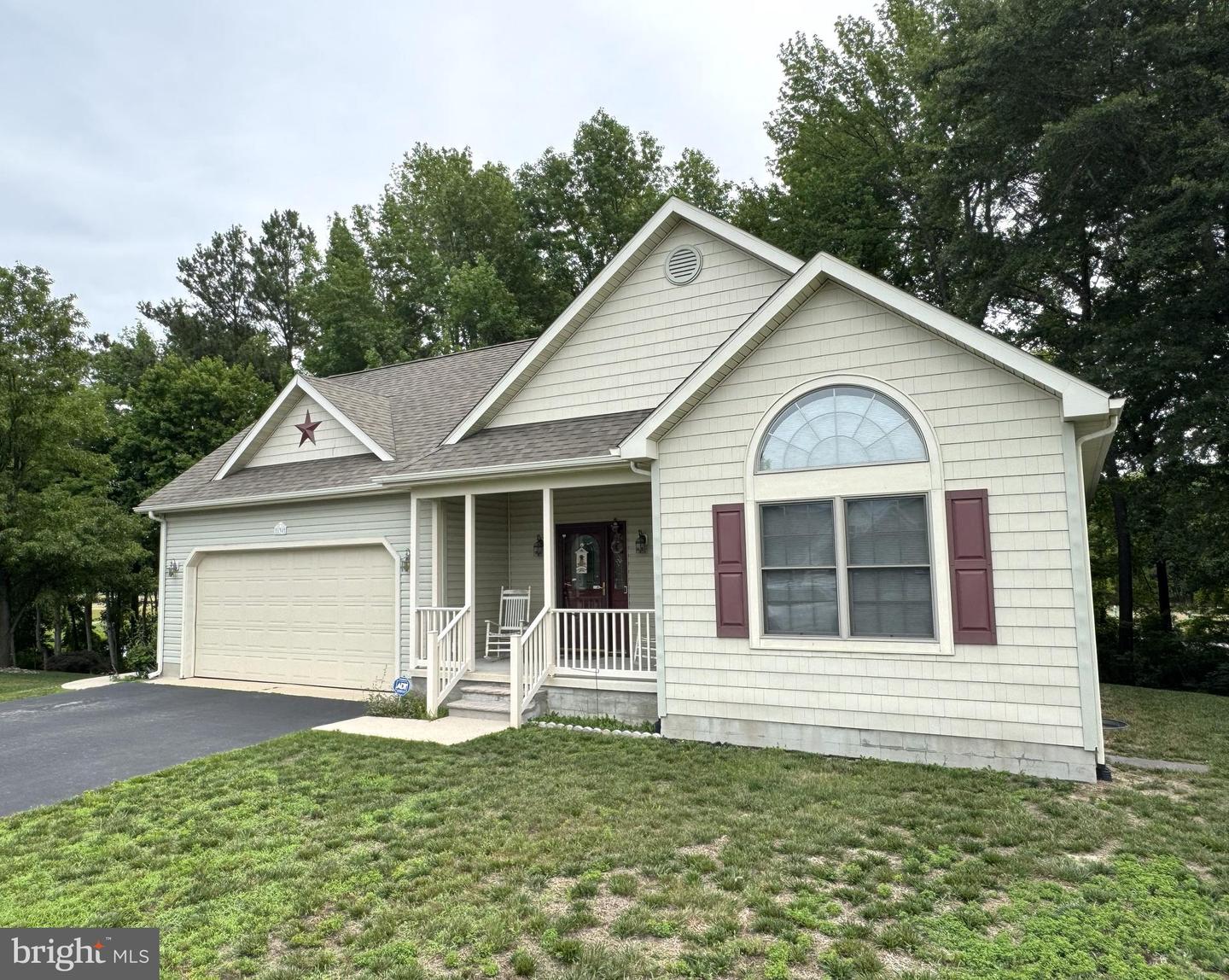 130 Meadow Dr — photo