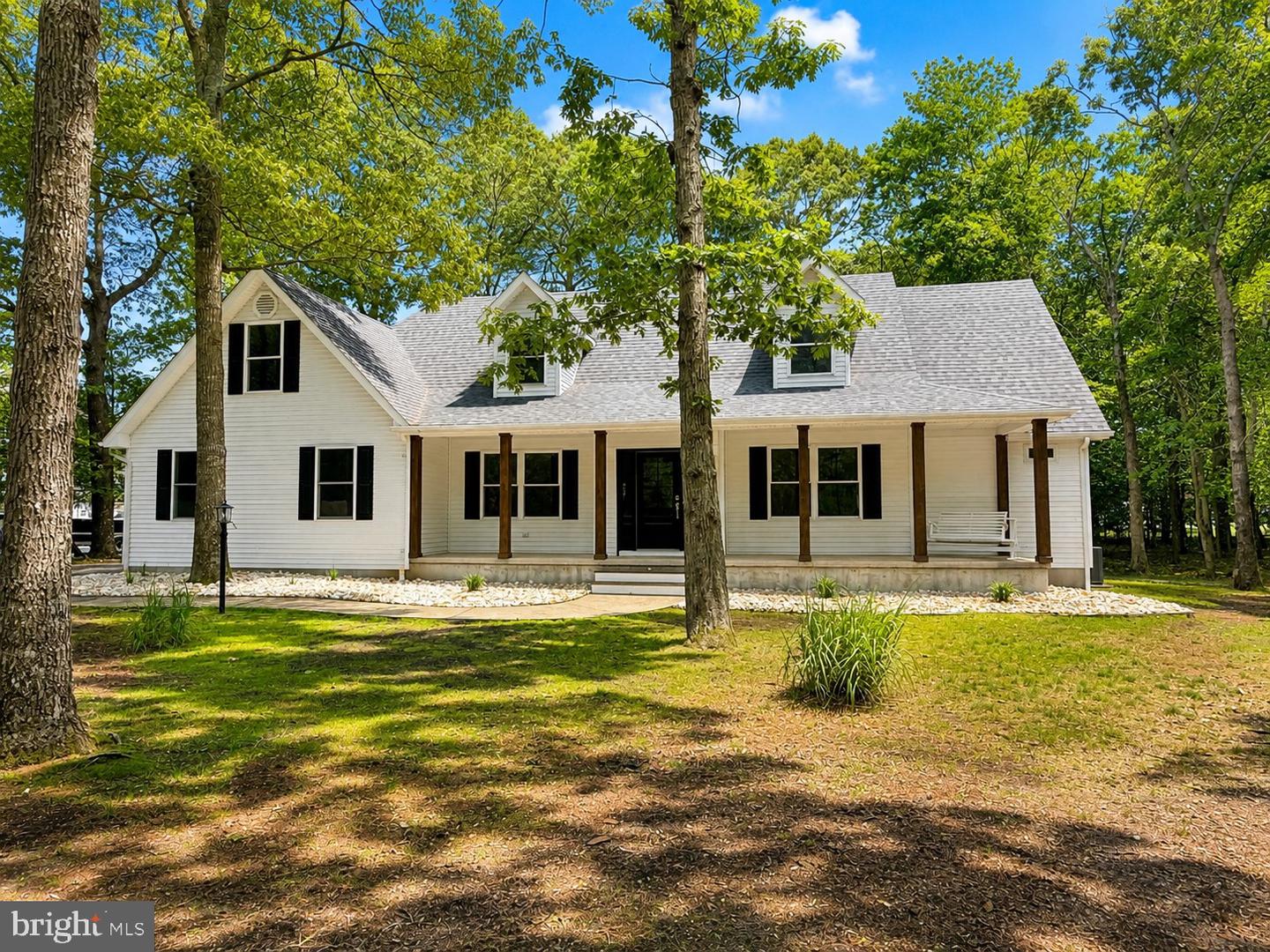 347 Fairway Ln — photo