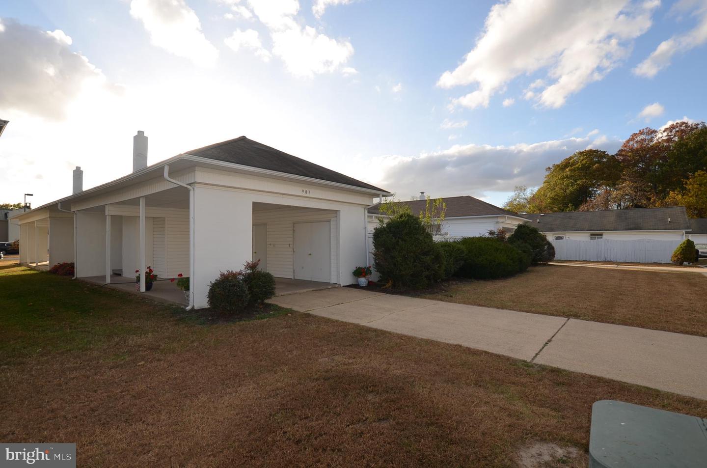 903 Houston Dr #903 — photo