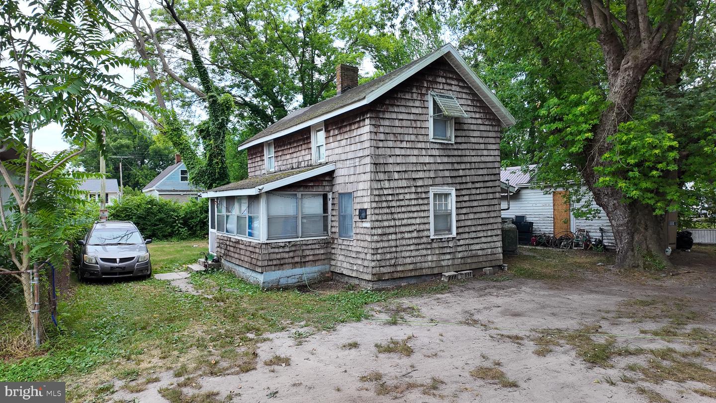100 Brown Ln — photo