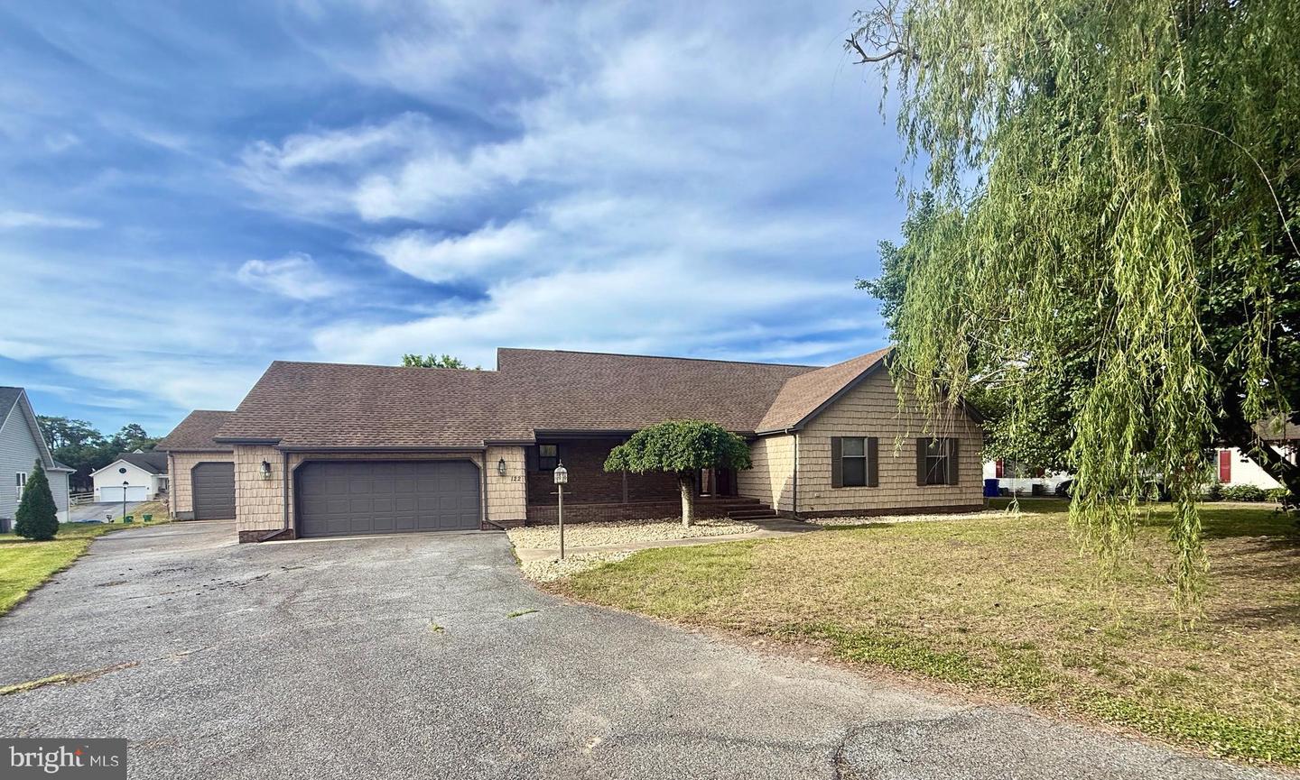 122 Millers Run — photo