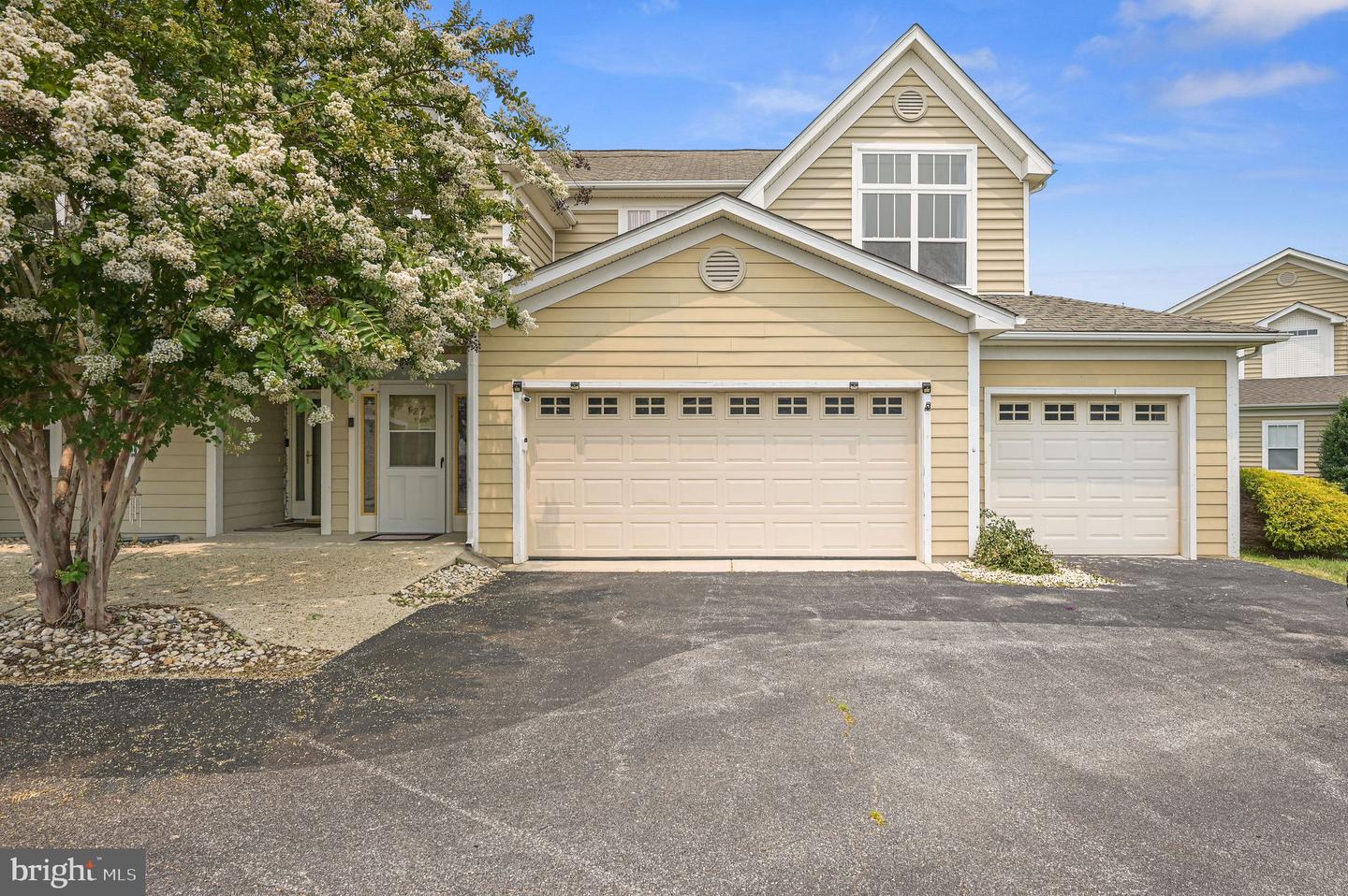 127 Barksdale Ct — photo