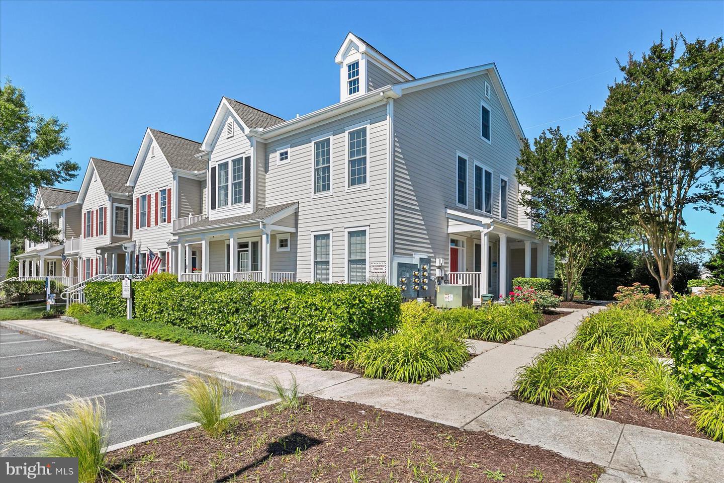 128D October Glory Ave #D — photo