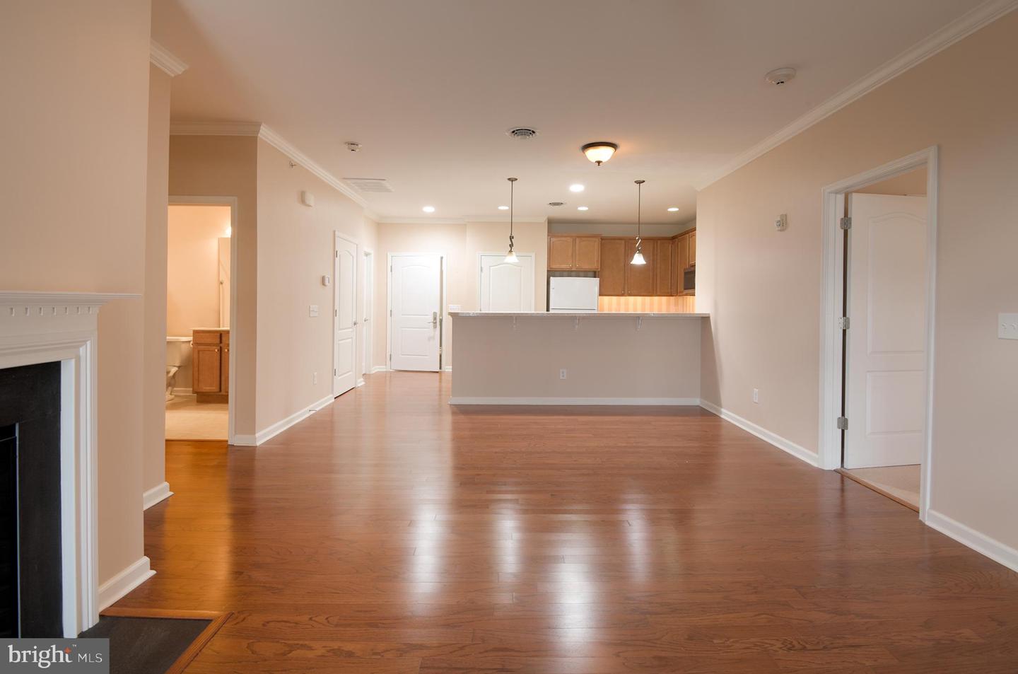 12001 Old Vine Blvd #3E306 — photo
