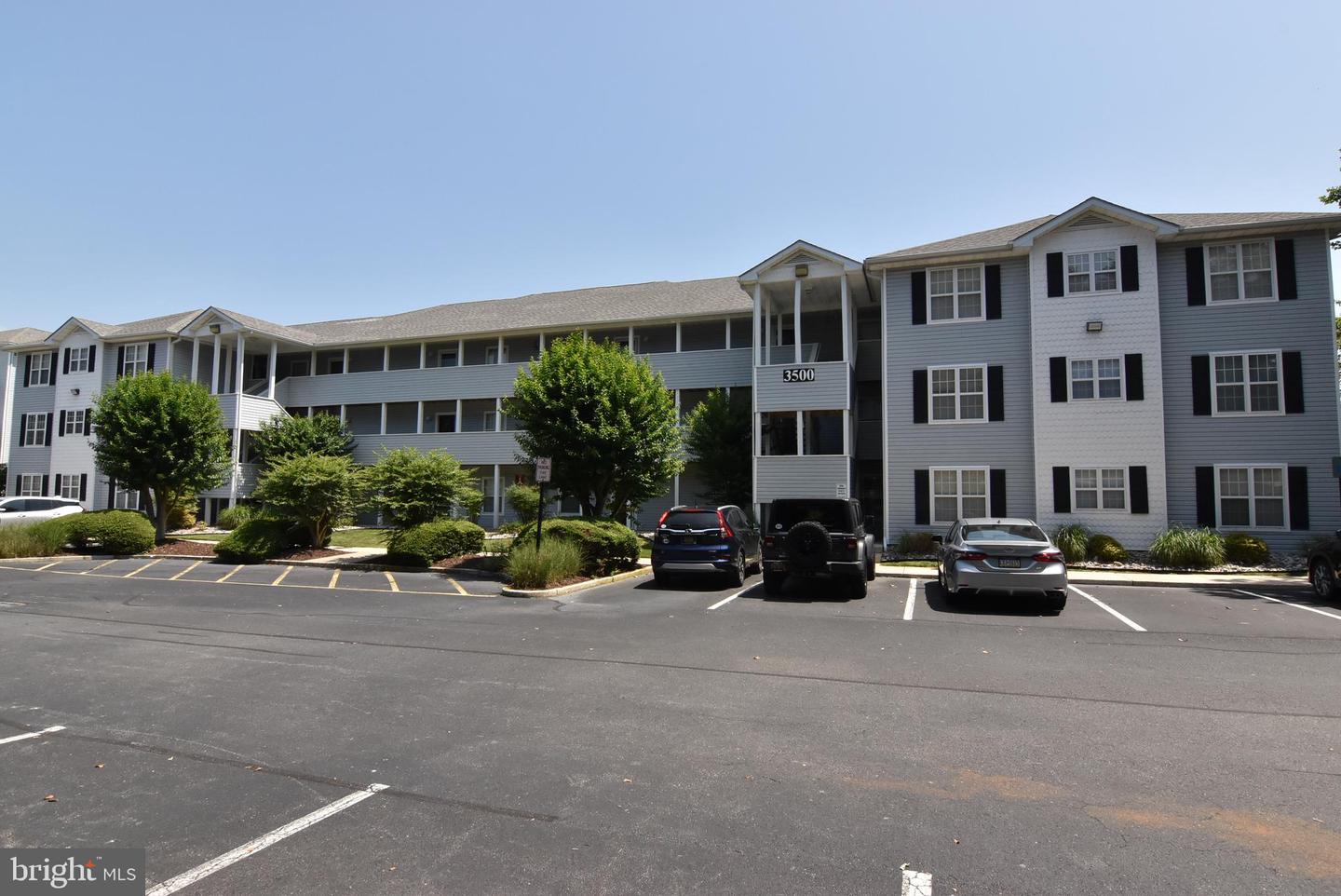 3500 Sanibel Cir #3516 — photo