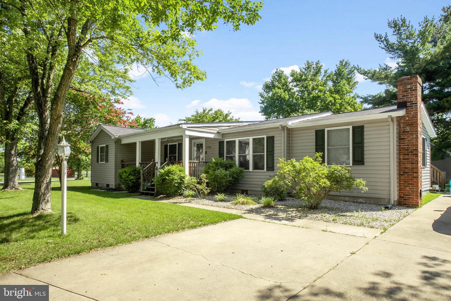 9298 River Vista Dr — photo