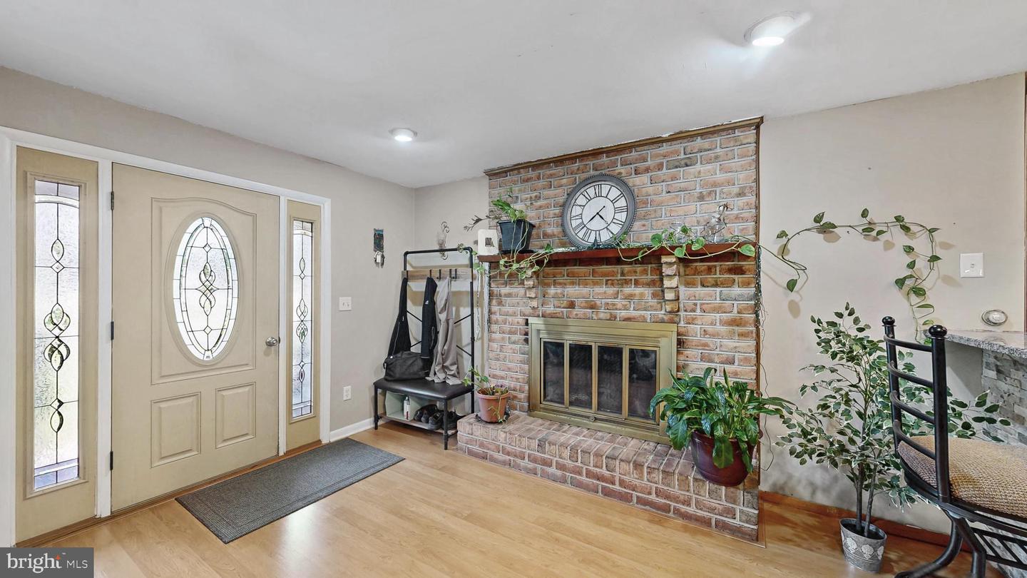 16384 Abbotts Pond Rd — photo