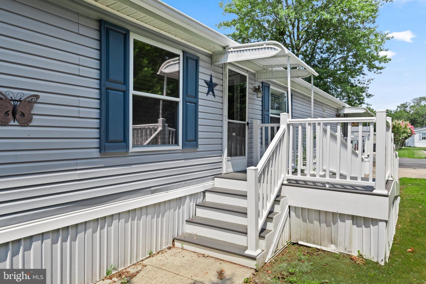 13 Devon Ln — photo