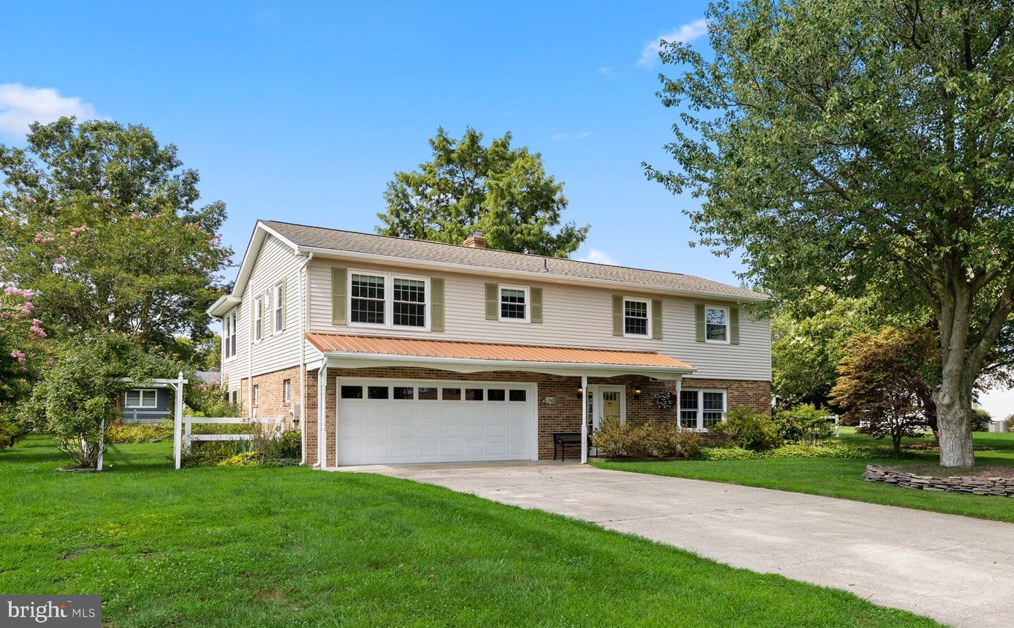 776 Hickman Dr — photo