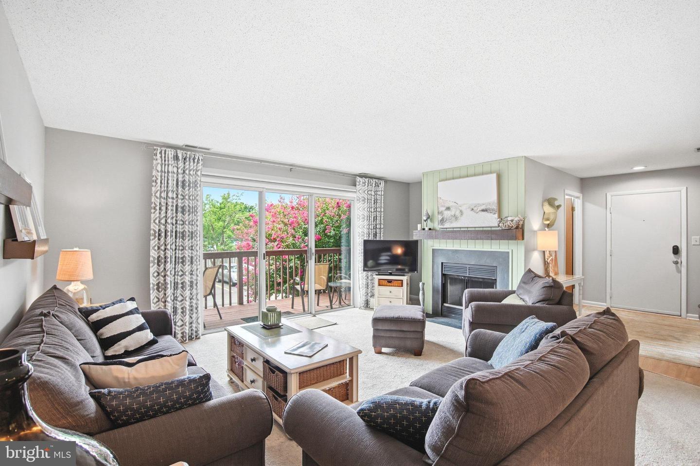 250 Sea Eagle Dr #8 — photo